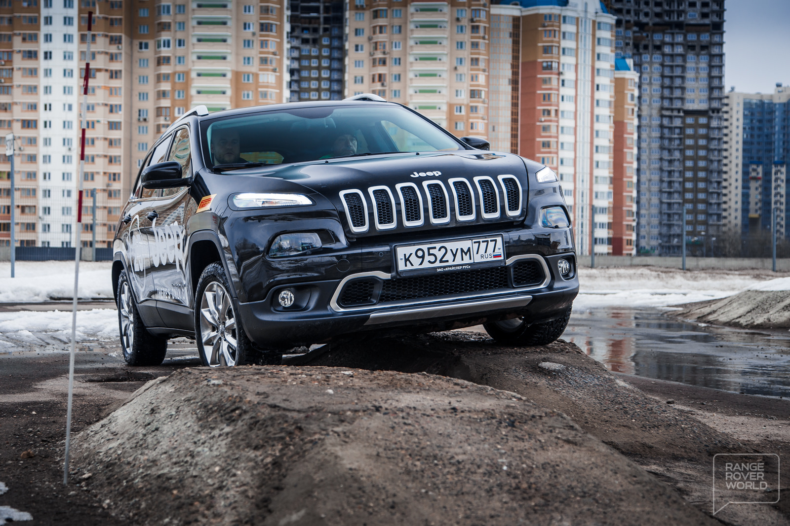 Jeep grand cherokee drive2