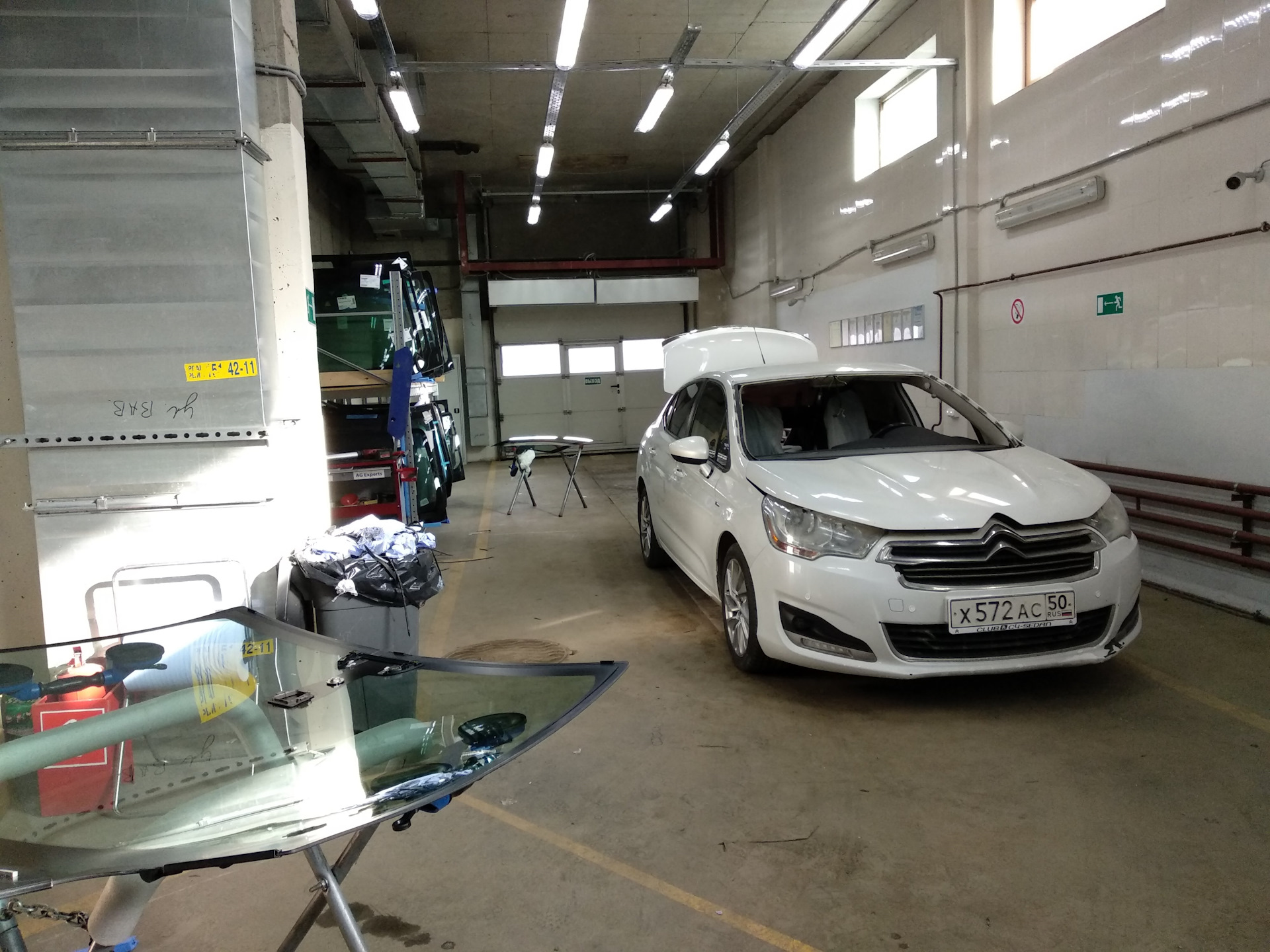 Замена лобового стекла и не только. — Citroen C4 L, 1,6 л, 2013 года ...