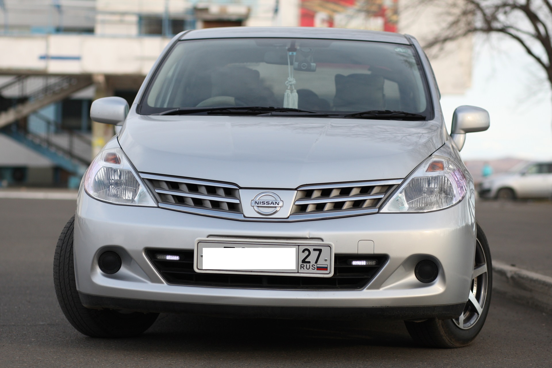 Nissan Tiida правый руль