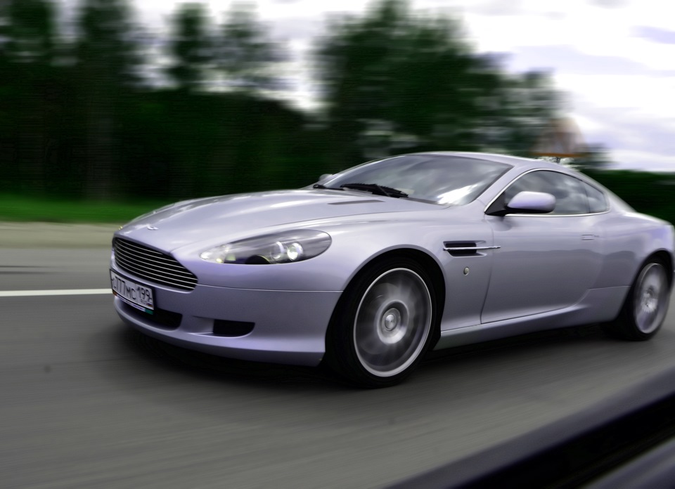 Aston Martin db9 2020