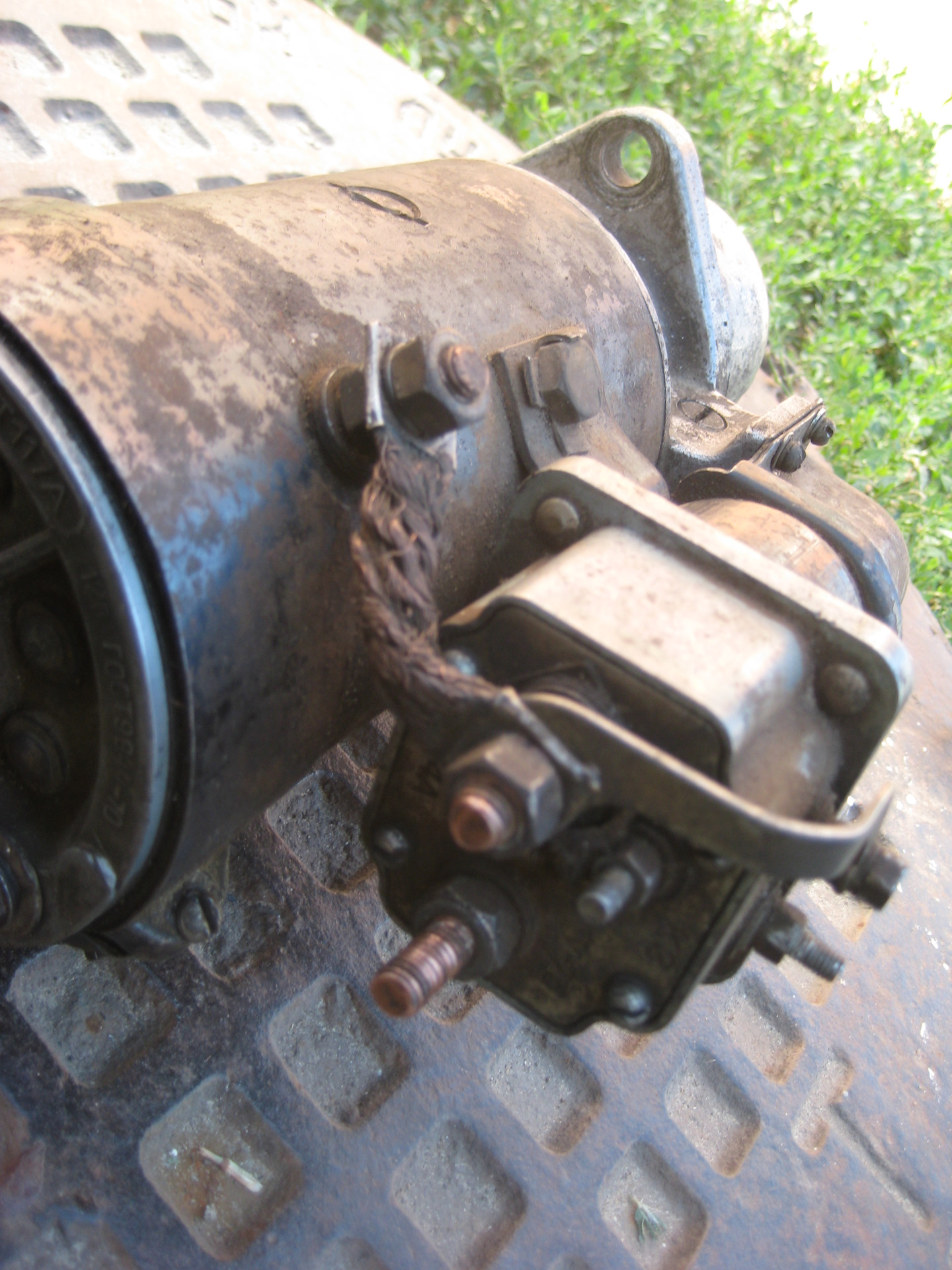 Москвич не крутит стартер. Стартер москвич 408. Реле стартера москвич 412. Стартер москвич 408. Втулки стартера москвич 412.