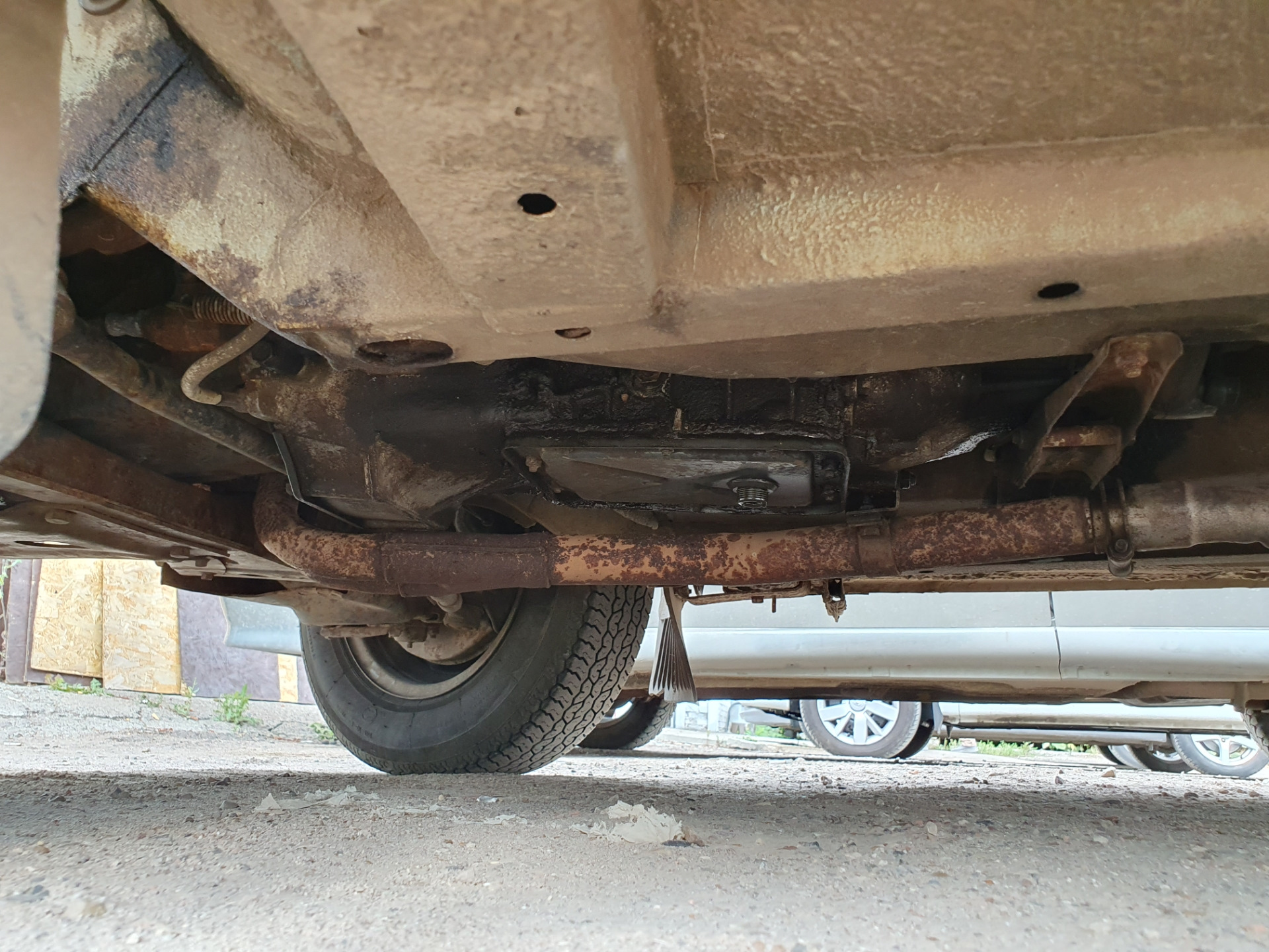 Первый раз приехал в сервис, замена масла в коробке и редукторе ВАЗ ...