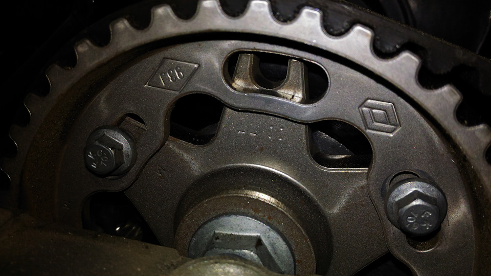 Потеет крышка распреда — Renault Duster (1G), 1,5 л, 2015 года | визит ...