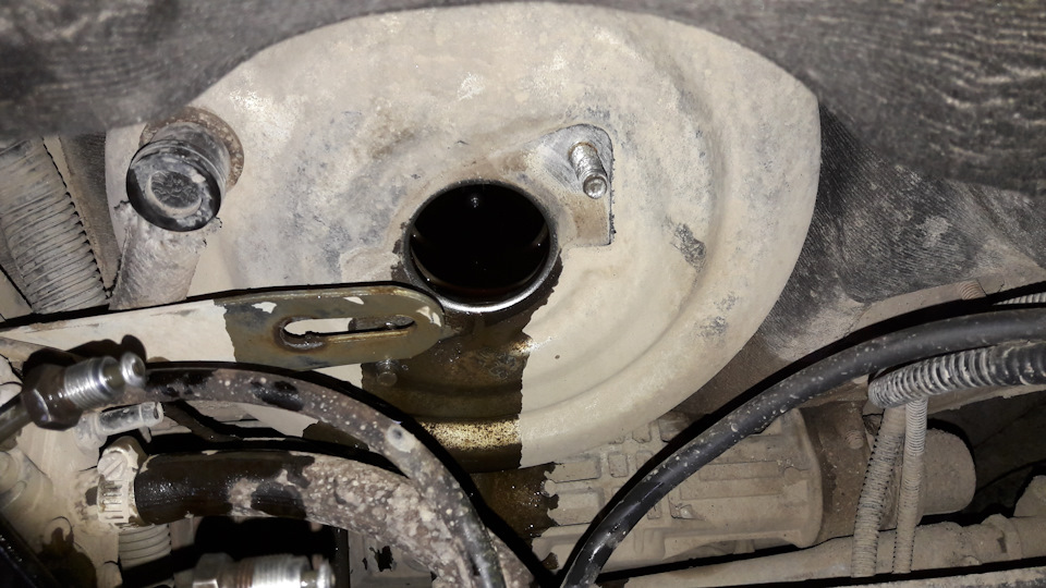 Замена главного тормозного цилиндра — Lada Калина седан, 1,6 л, 2010 ...