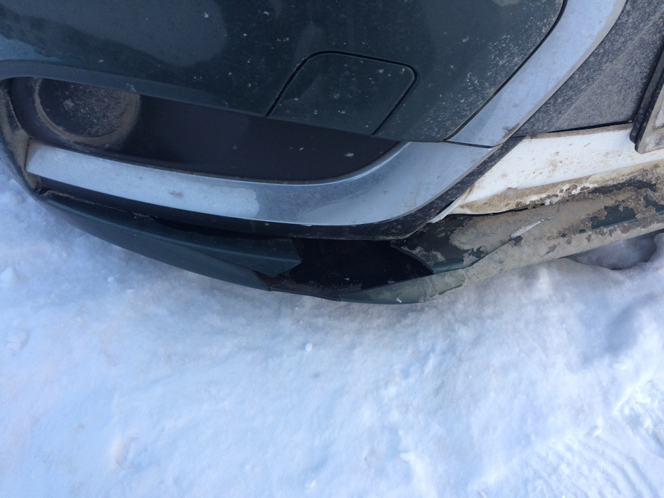 Лопнул бампер об сугроб =( — Lada Vesta (1G), 1,6 л, 2016 года ...