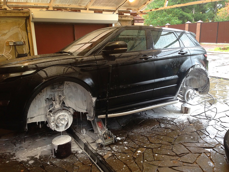 Тщательная мойка всего в арках. — Land Rover Range Rover Evoque (1G)