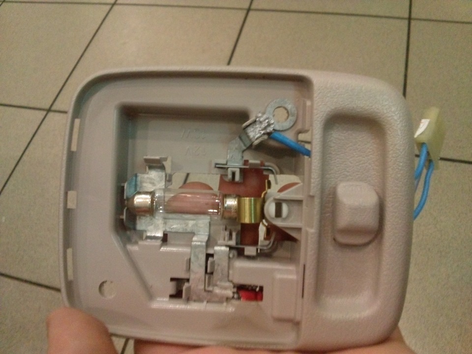 Это постоянный минус он же масса — Nissan Almera II (N16)