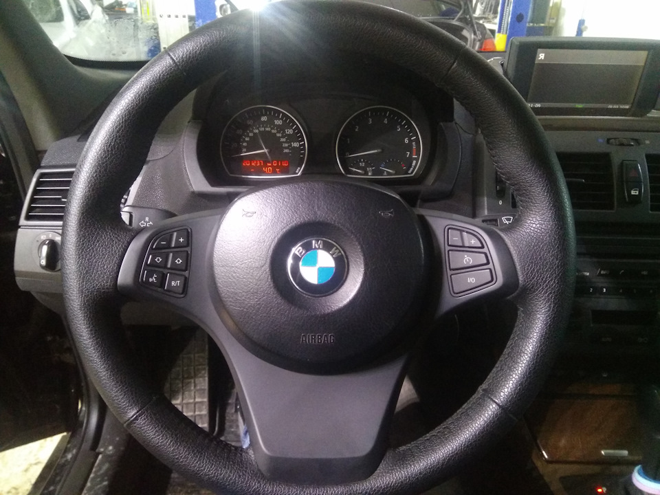 Как снять руль бмв х3 е83 Кнопки и пластиковая накладка на руль - BMW X3 (E83), 3 л, 2004 года аксессуары 