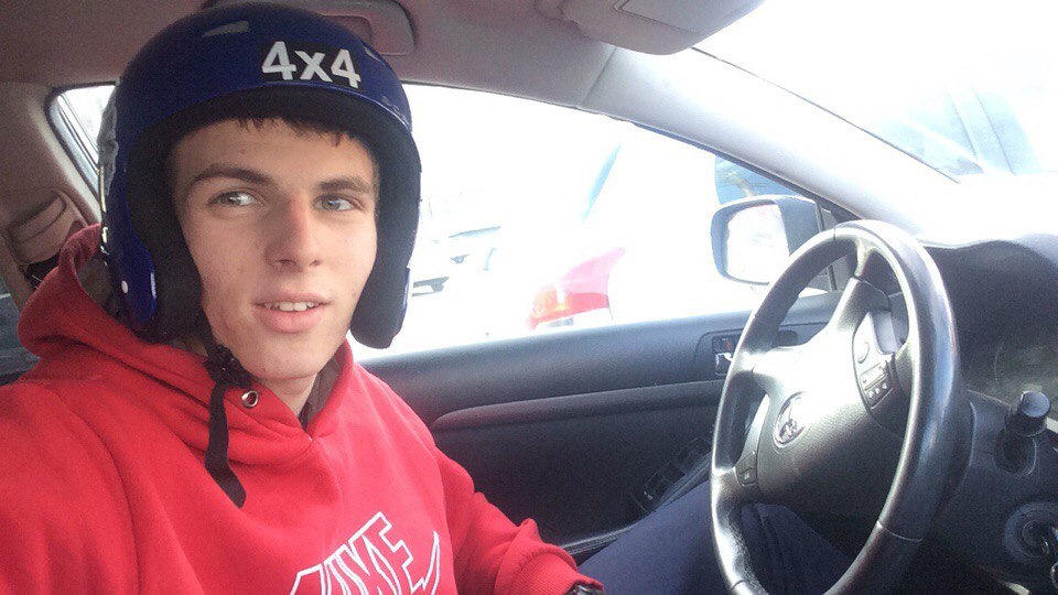 Шлем да ну !)))) — УАЗ 469, 1,6 л, 1998 года | прикол | DRIVE2