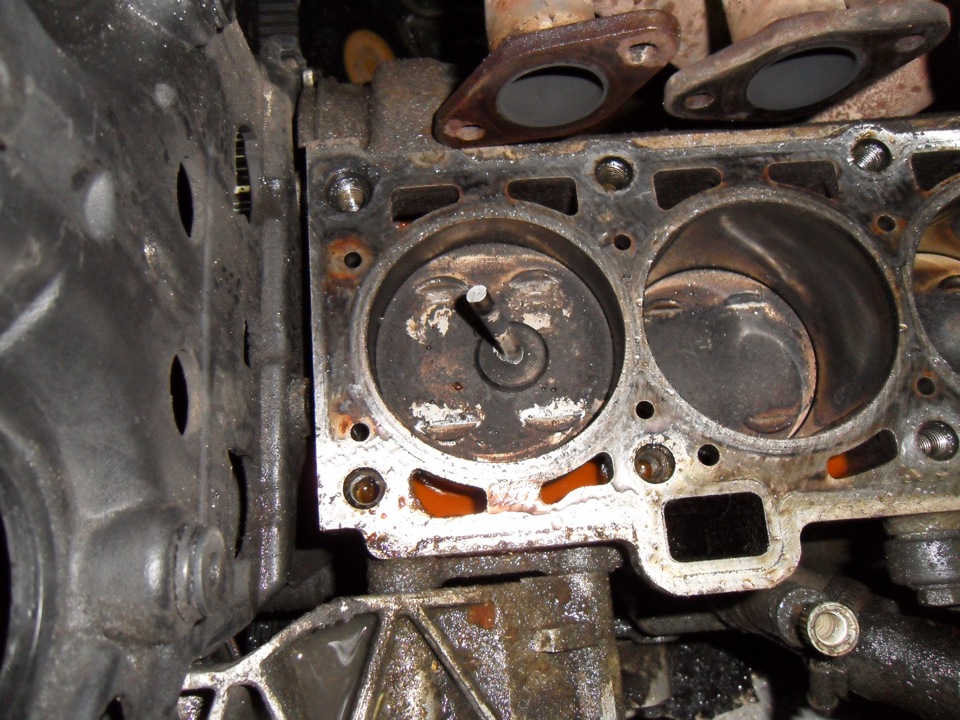 Двигатель рено гнет клапана. Загнуло клапана VW 2.0 TDI. Фиат Браво 1.6 16v загнуло клапана. B12s1 клапана загнуло. Загнуло клапана 2.0 TDI 150.