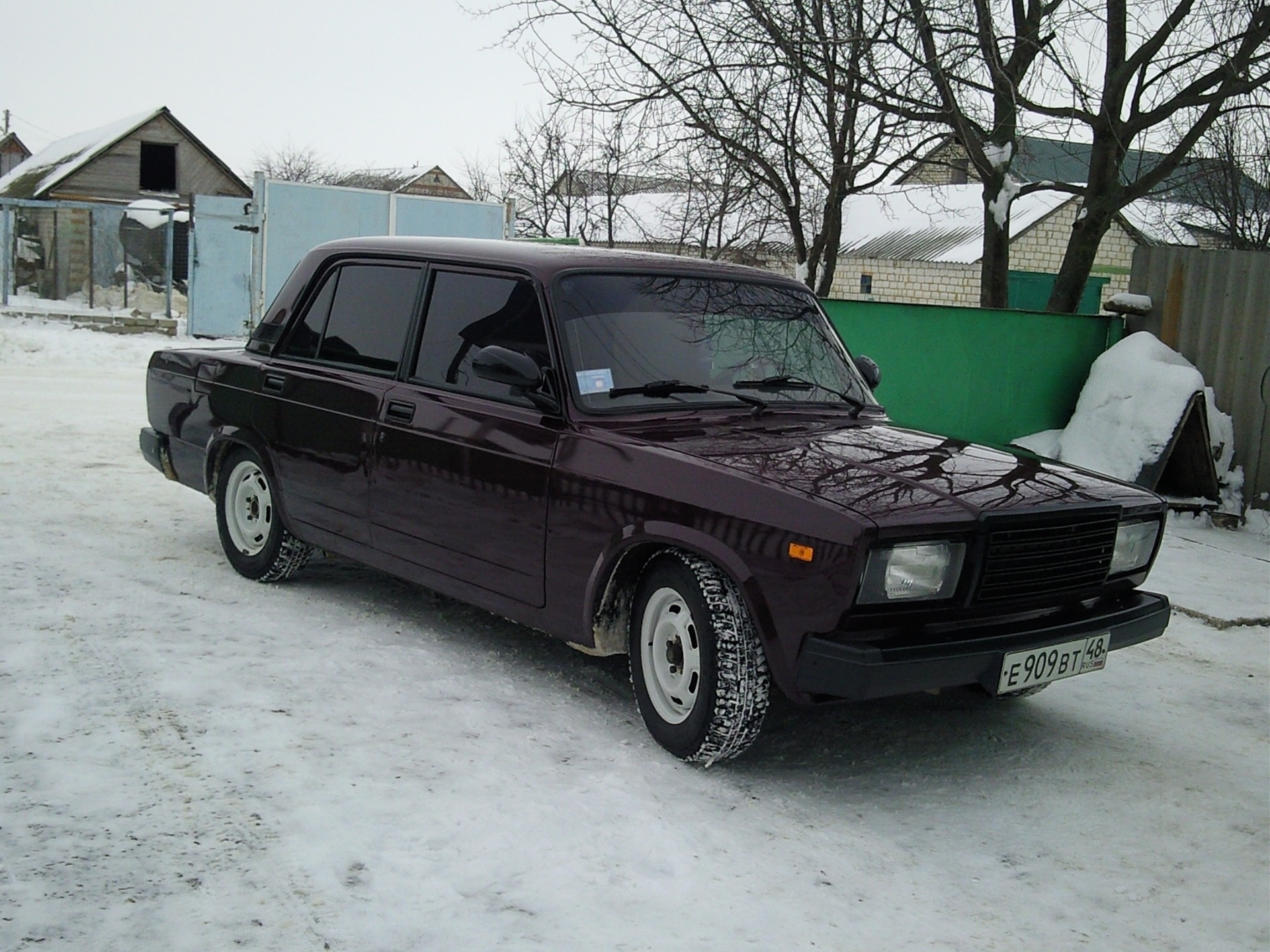ваз 2107 черная зима. ваз 2107. ваз 2107 черная зимой. ваз 2107 зима. Lada 2107 winter.