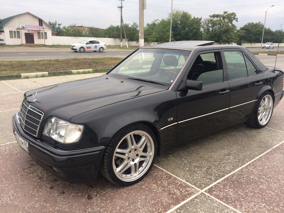 Диски mae w124. W124 desene. Диски 124 мерседес oz. Amg monoblock 3. Oz opera w124.