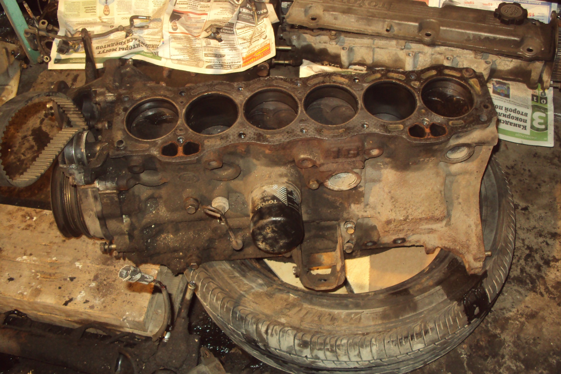 Engine removed  - Toyota Soarer 20L 1988
