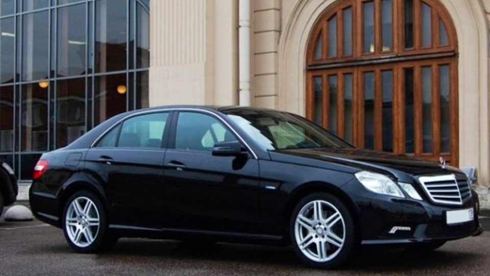 Бизнес класс машины фото Mercedes-Benz E-class (W212) бензиновый 2010 AMG на DRIVE2