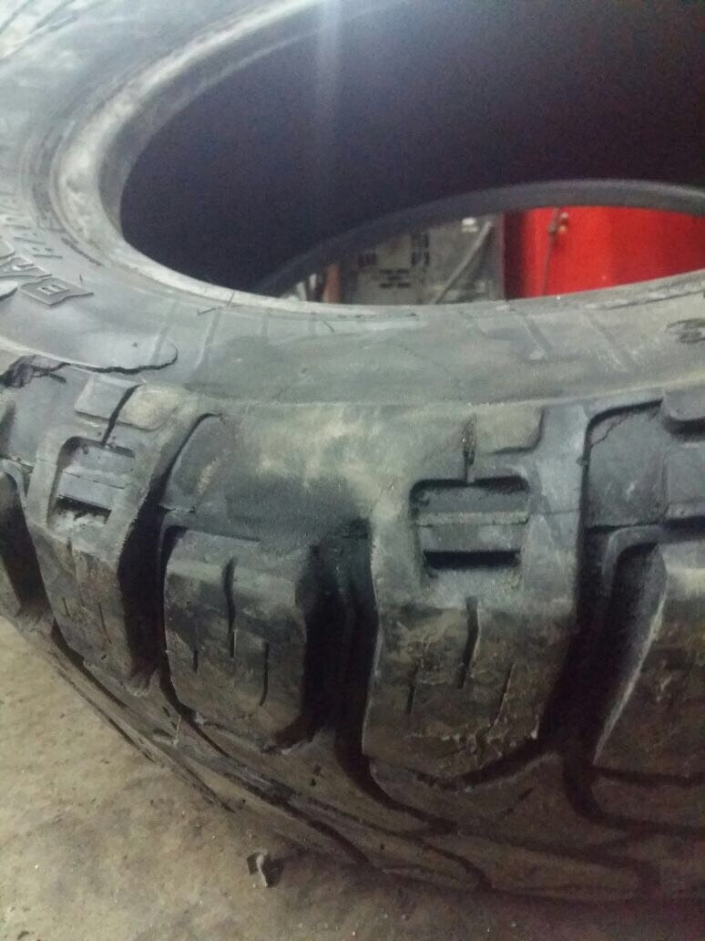 Починил боковой порез. Хороший шиномонтаж. — Toyota Land Cruiser 200, 4 ...