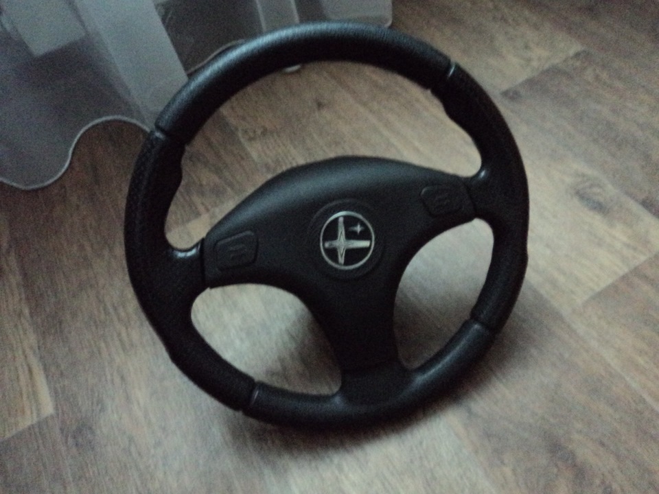 Спортивный руль — Lada 2114, 1,6 л, 2006 года | аксессуары | DRIVE2