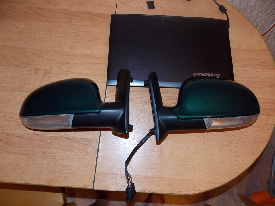 Замена повторителя поворотника в зеркале. Volkswagen Sharan (1G), 1,8 л, 2005