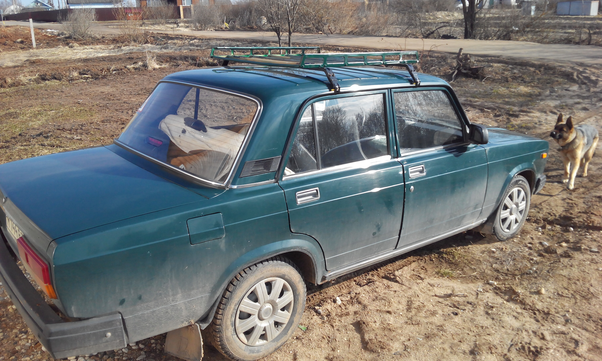 Lada 2107 с багажником на крыше