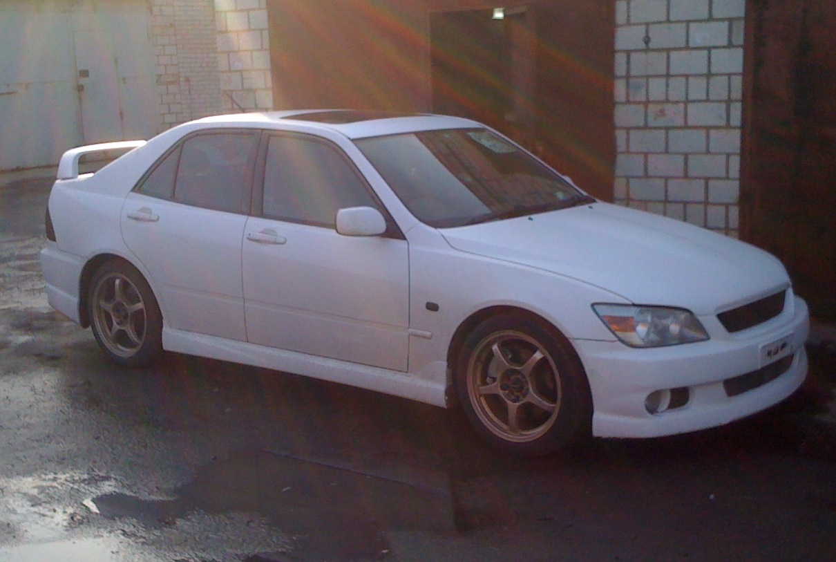 First steps to taxiing - Toyota Altezza 20 liter 1998