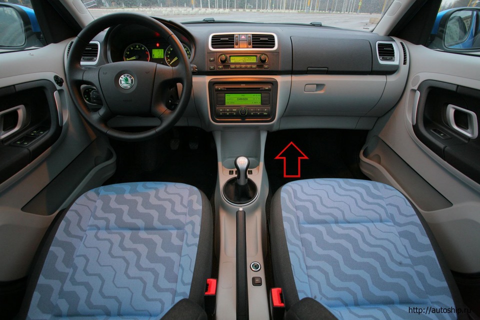 Замена салонного фильтра на Roomster и Fabia — DRIVE2