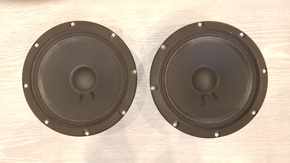 Серединка от других итальяшек Fatail Pro 8Fe200, будем сравнивать с Hertz SV 200.1. — Hyundai Tiburon (GK)