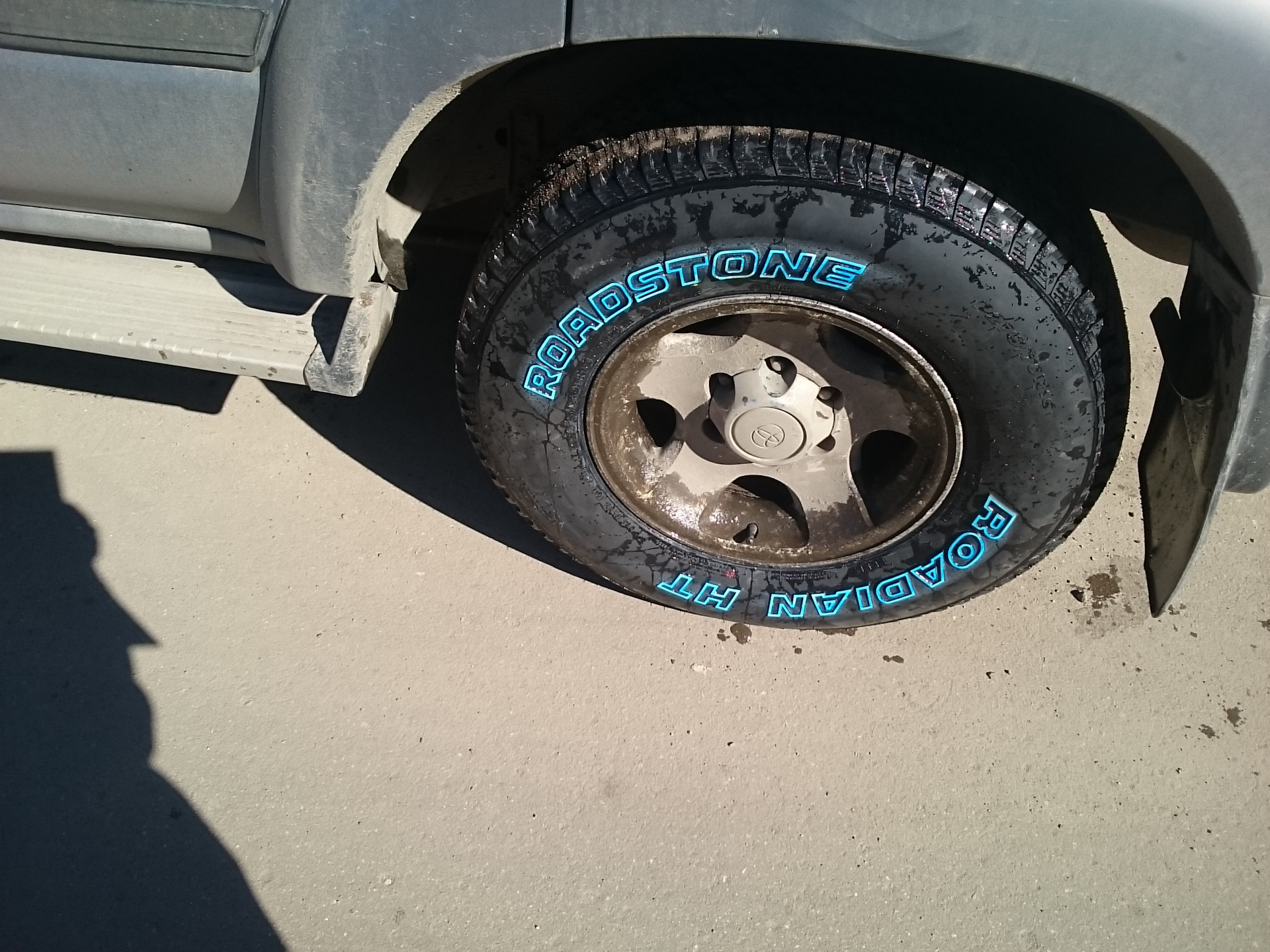 демонтаж колеса. переворачивание покрышки. диски всмпо r13 гелиос. скинули шину. как правильно перекидывать колеса на газели.