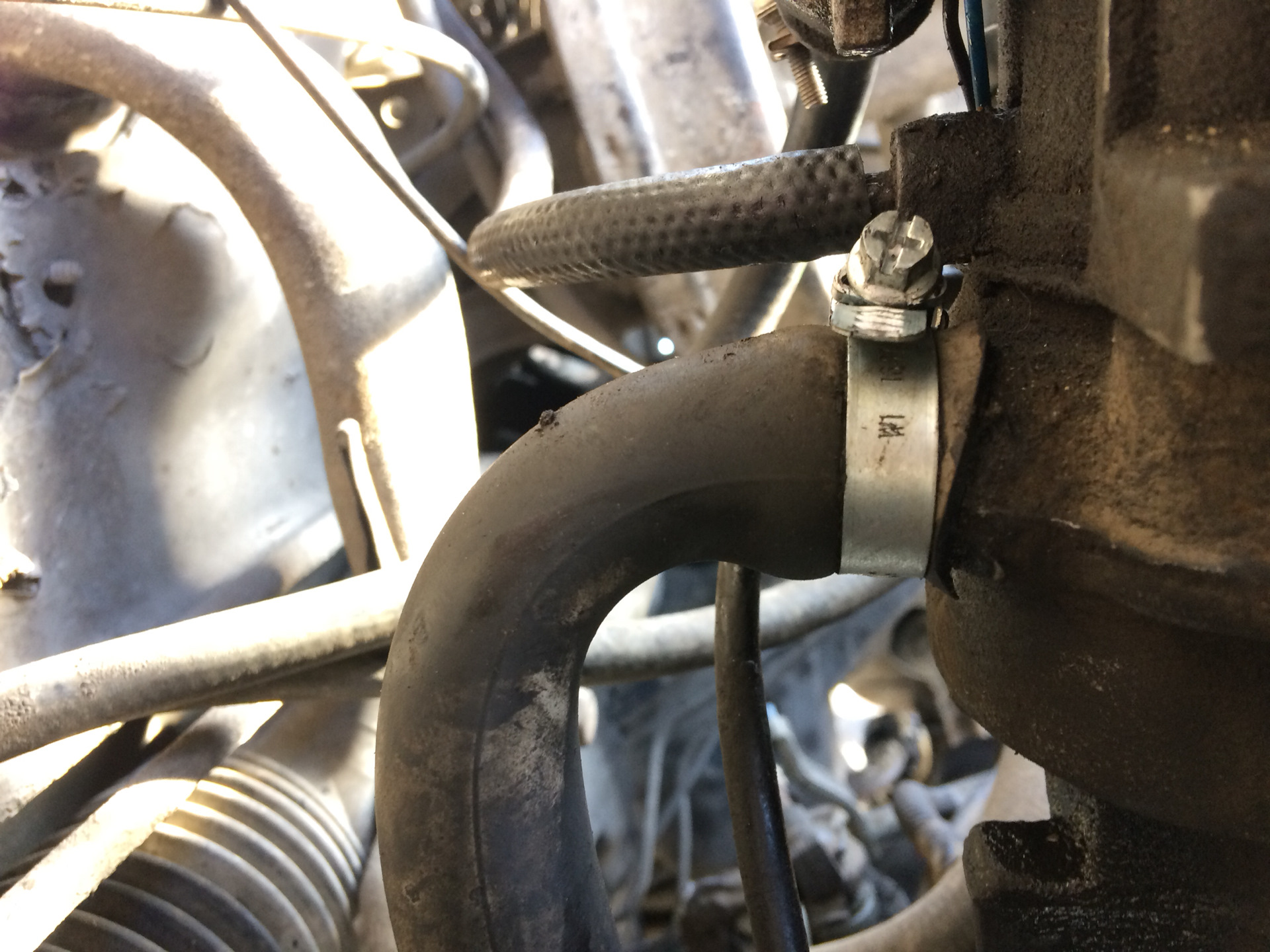 Запах антифриза в салоне. Треснул патрубок радиатора печки. — Opel ...