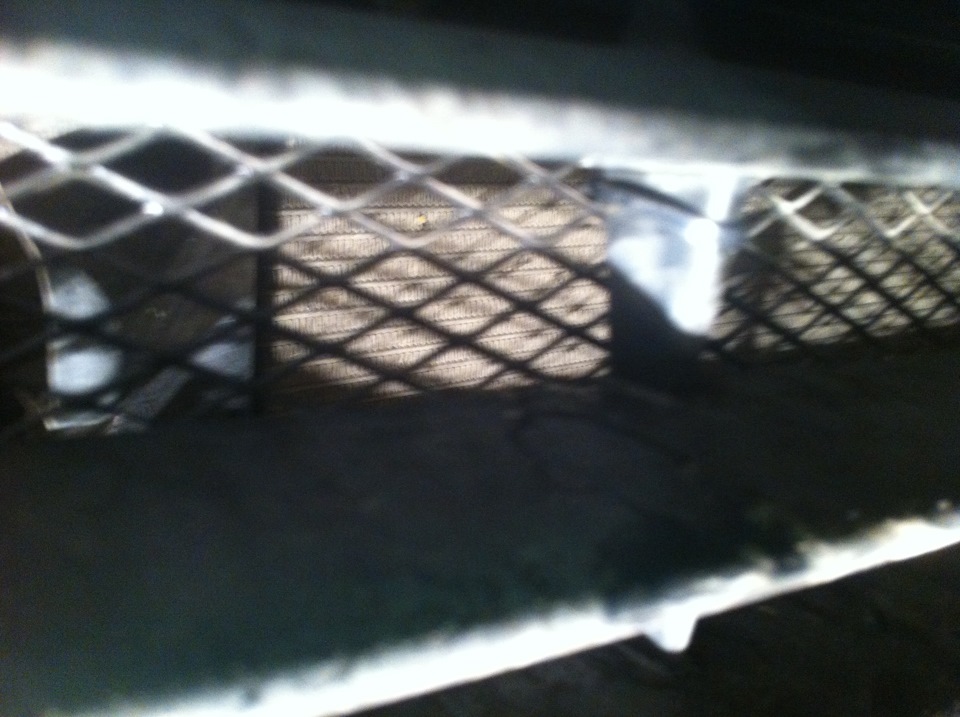 решетка радиатора — Hyundai Solaris Hatchback, 1,6 л, 2013 года ...