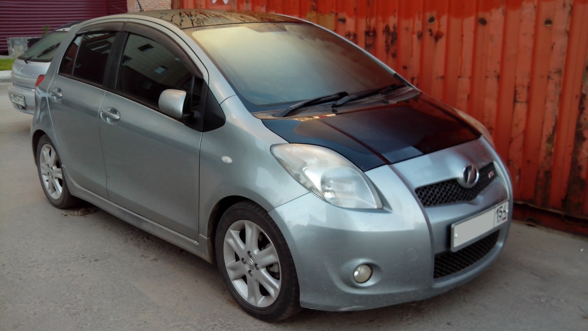 Toyota vitz 2005 года