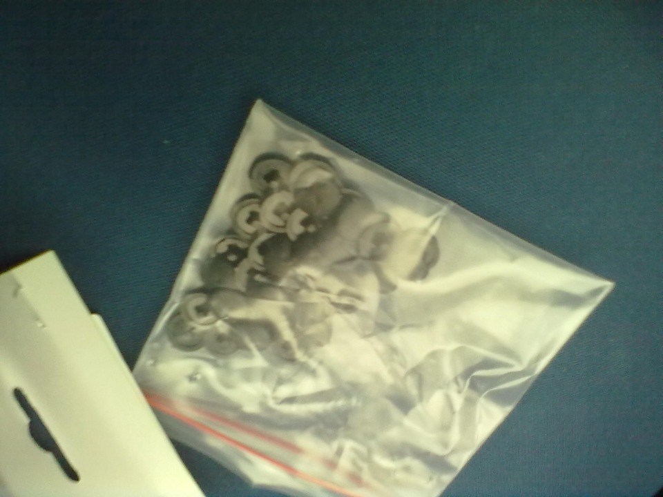 заглушки на болты в салон — Lada Приора хэтчбек, 1,6 л, 2012 года ...