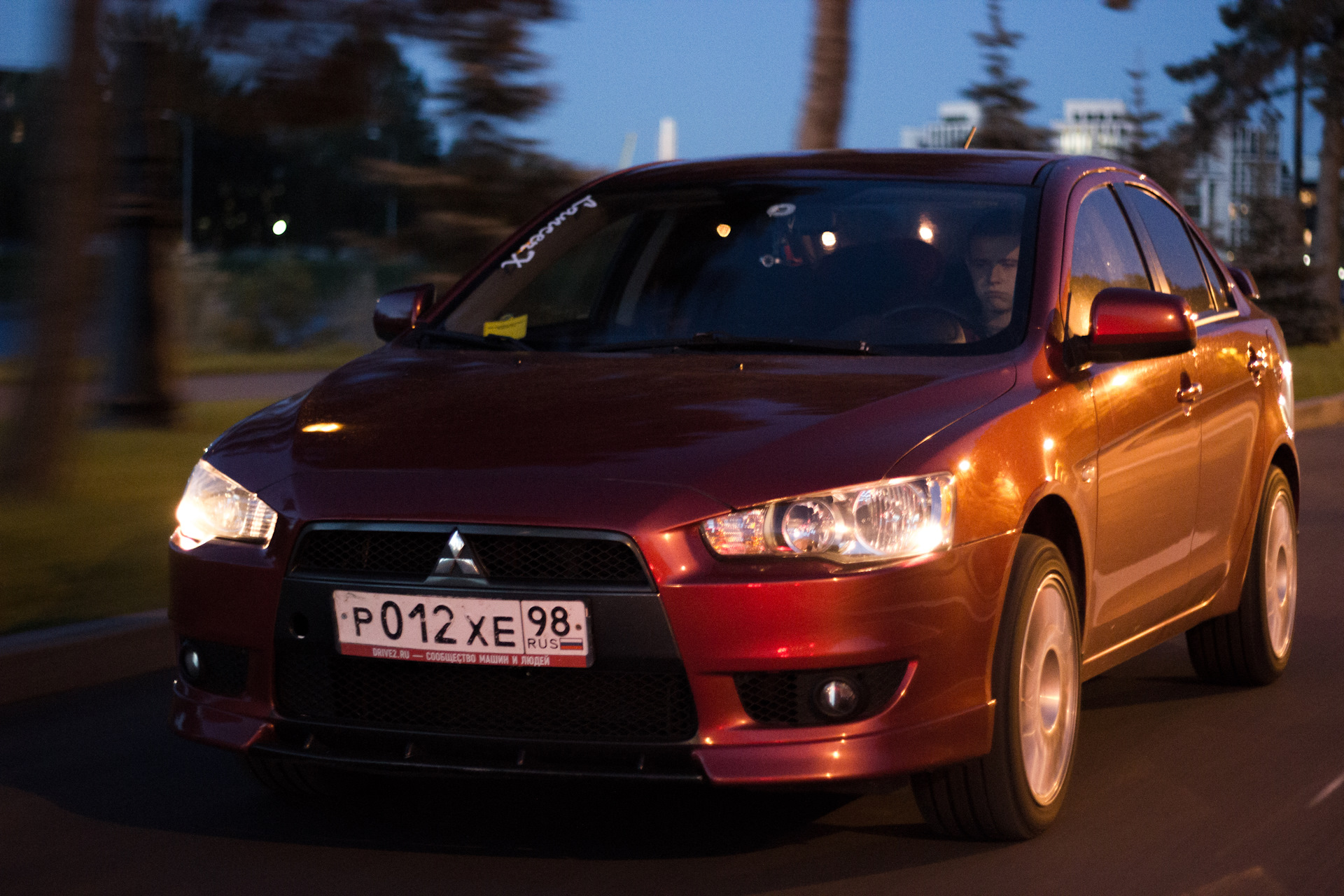 Mitsubishi lancer 2013. Шевроле ланцер. Шевроле Лансер 2008. Митсубиси Старая.