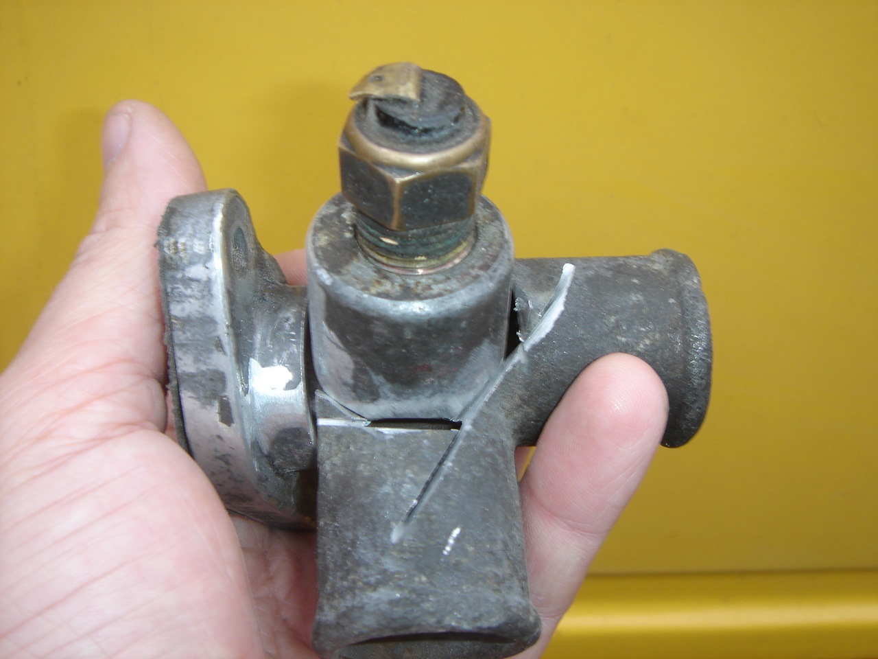 верхний термостат. корпус термостата иж ода. верхний термостат. 5. Dorman 902-008.