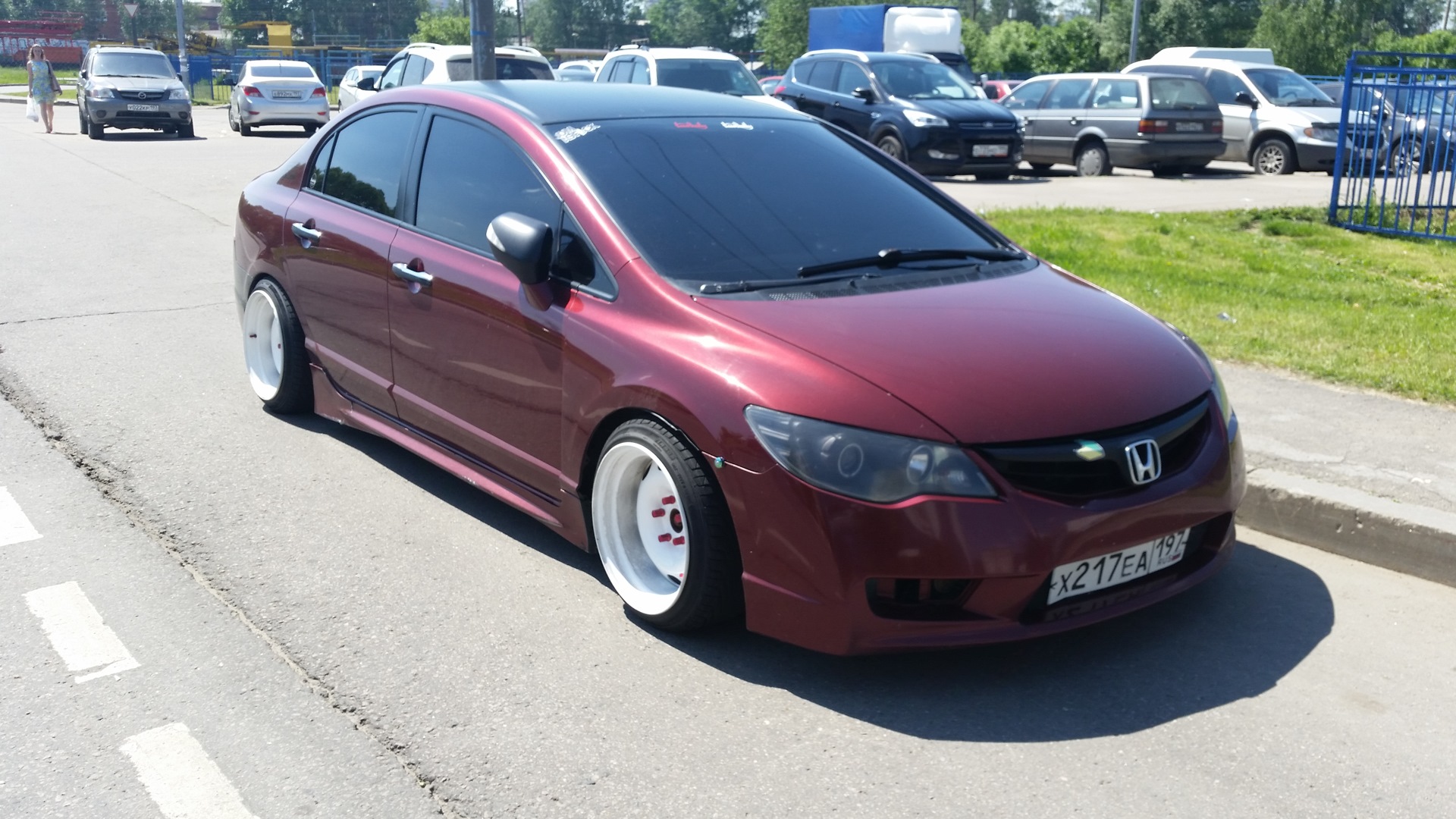 Civic 4d красный