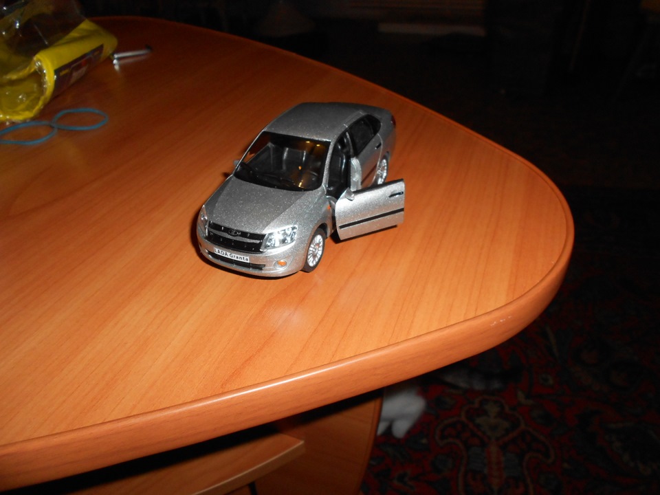 маленькая лада и наклейки. — Lada Гранта (1G), 1,6 л, 2012 года ...