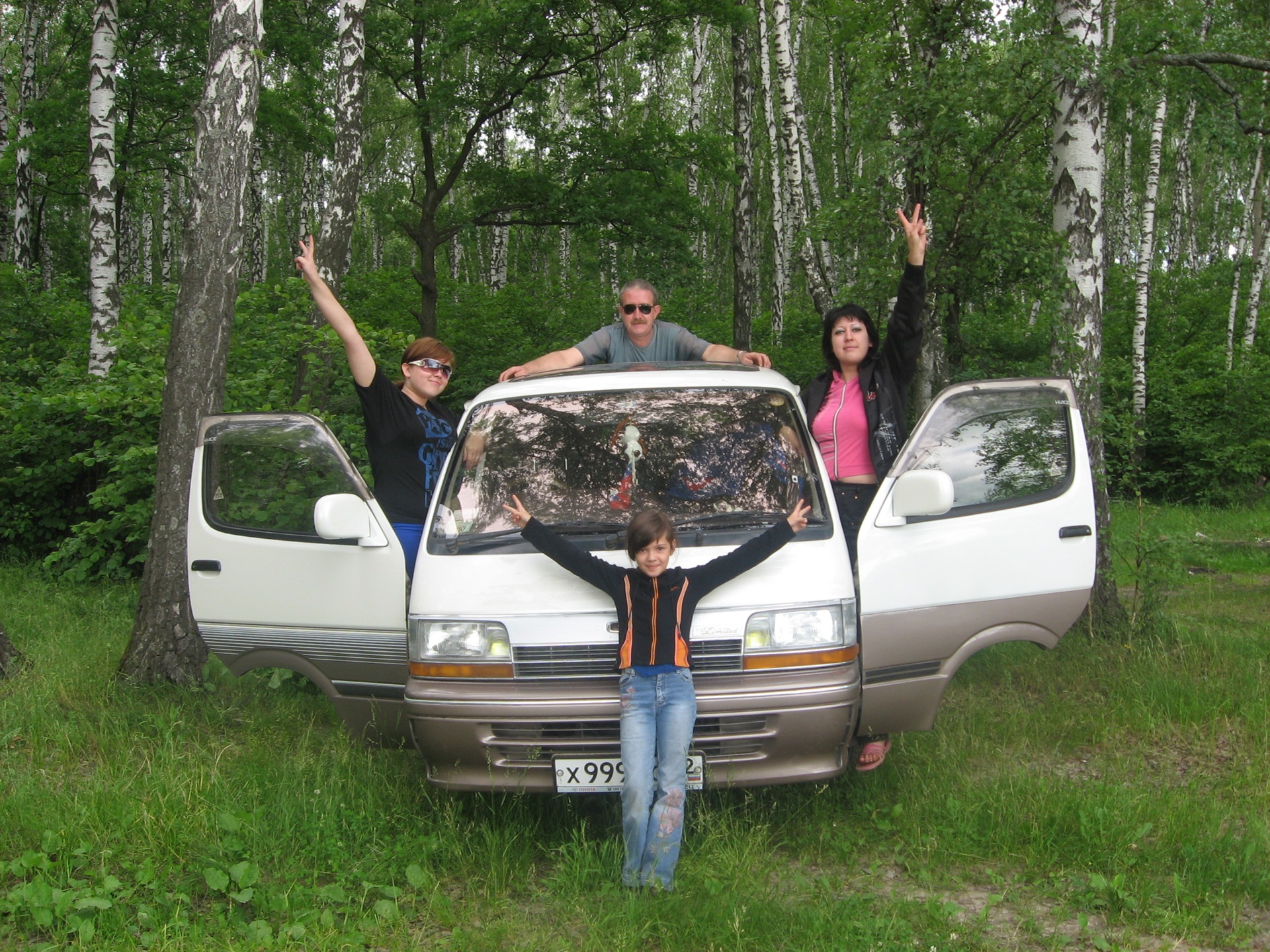 На дачу с Миледи. — Toyota HiAce (H100), 2,4 л., 1992 года | обкатка ...