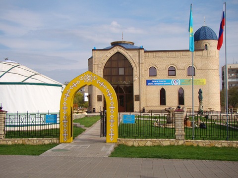 Культурный комплекс "Национальная деревня" в Оренбурге - подворья, рестораны, фо