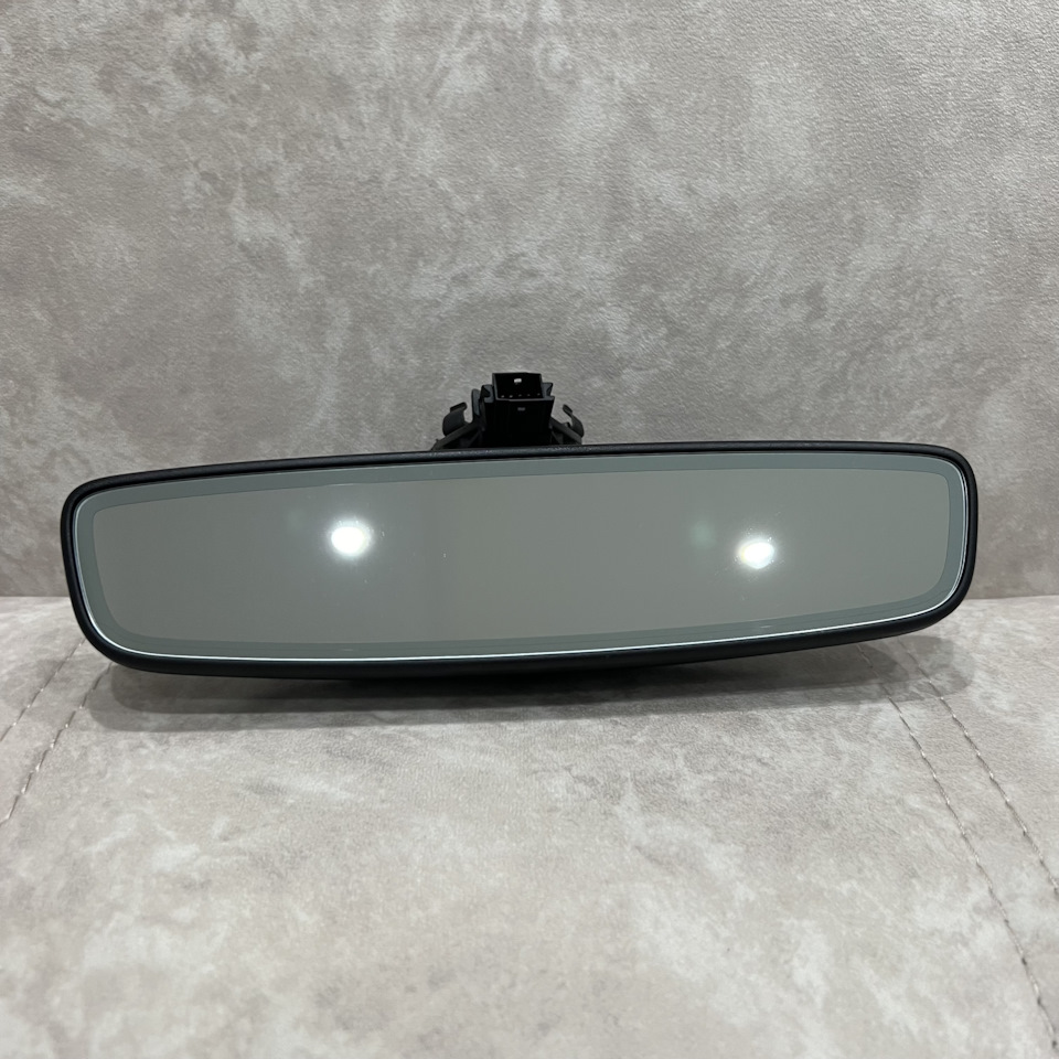 Зеркало салонное с автозатемнением на Volkswagen Golf Mk7, Skoda Kodiaq ...