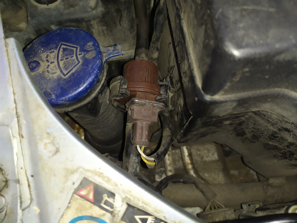 Новый клапан вентиляции бензобака — Peugeot 406, 2 л, 2003 года ...