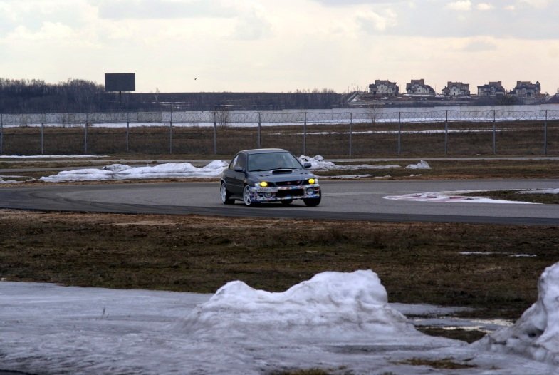 шпилька, крены есть, тейны не успел в жест укрутить — Subaru Impreza WRX STI (GC)