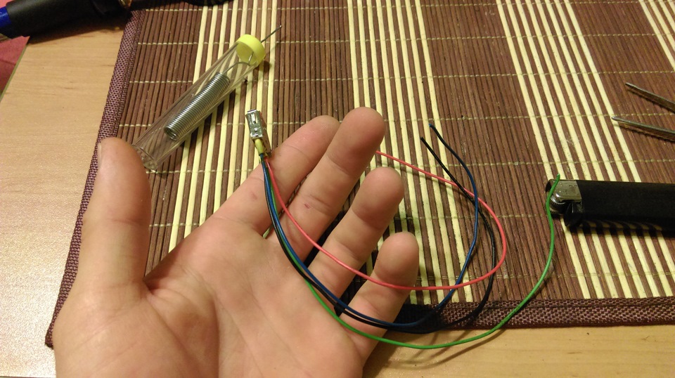 Usb-зарядка в кнопке на Ваз 2110,11,12, с панелью старого образца ...