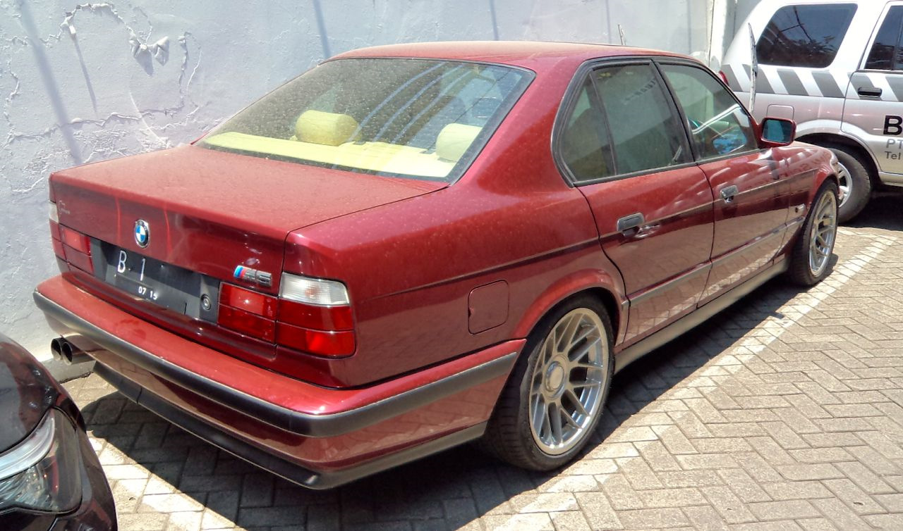 BMW e34 Calypsorot