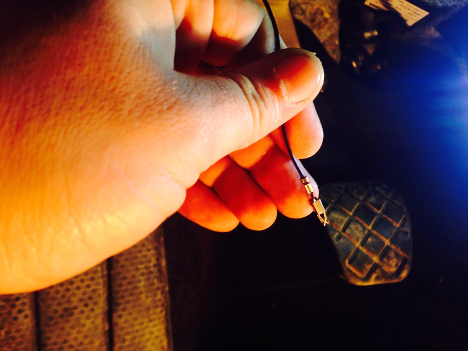 Обжатый контакт — Volkswagen Polo Sedan