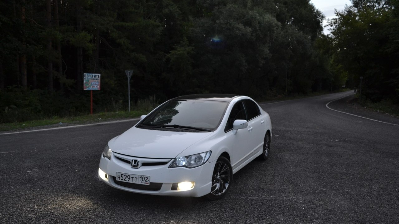 Honda Civic 2008 Р±РµР»С‹Р№