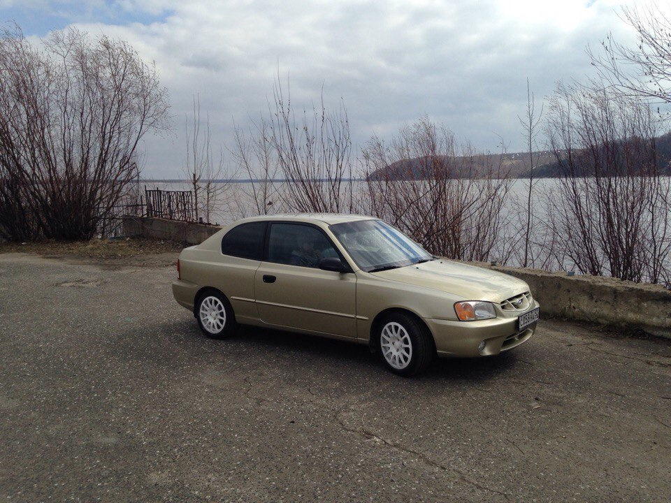 Акцент 2001 года. Hyundai Accent ВСМПО. Акцент на 15 ВСМПО Вега. Hyundai Accent 2001. Хендай акцент на ВСМПО.