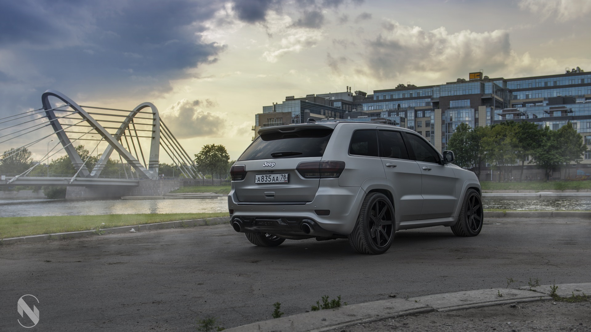 Jeep Grand Cherokee камуфляж