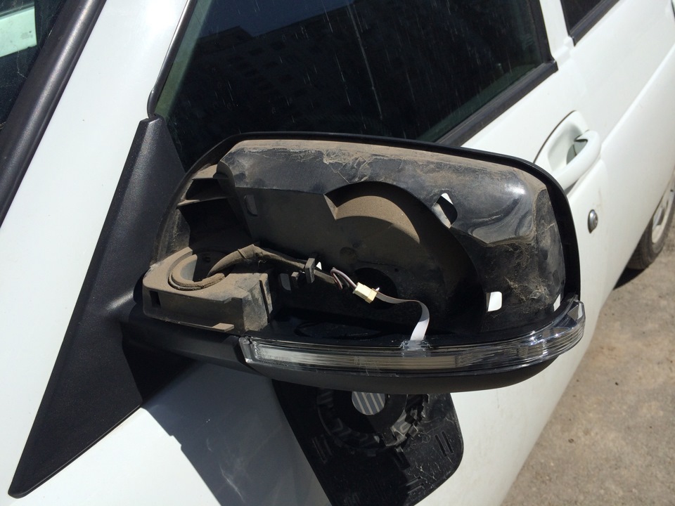 Повторитель поворотника. — Lada Приора хэтчбек, 1,6 л, 2011 года ...