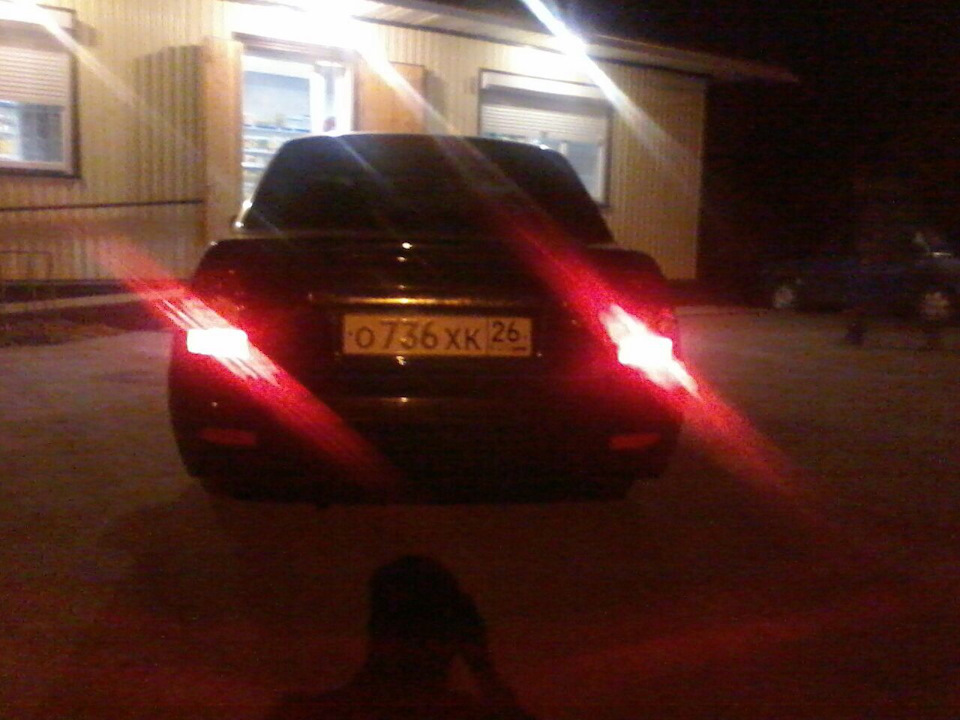 Пародия рестайлинговых фонарей — Lada Приора седан, 1,6 л, 2008 года ...