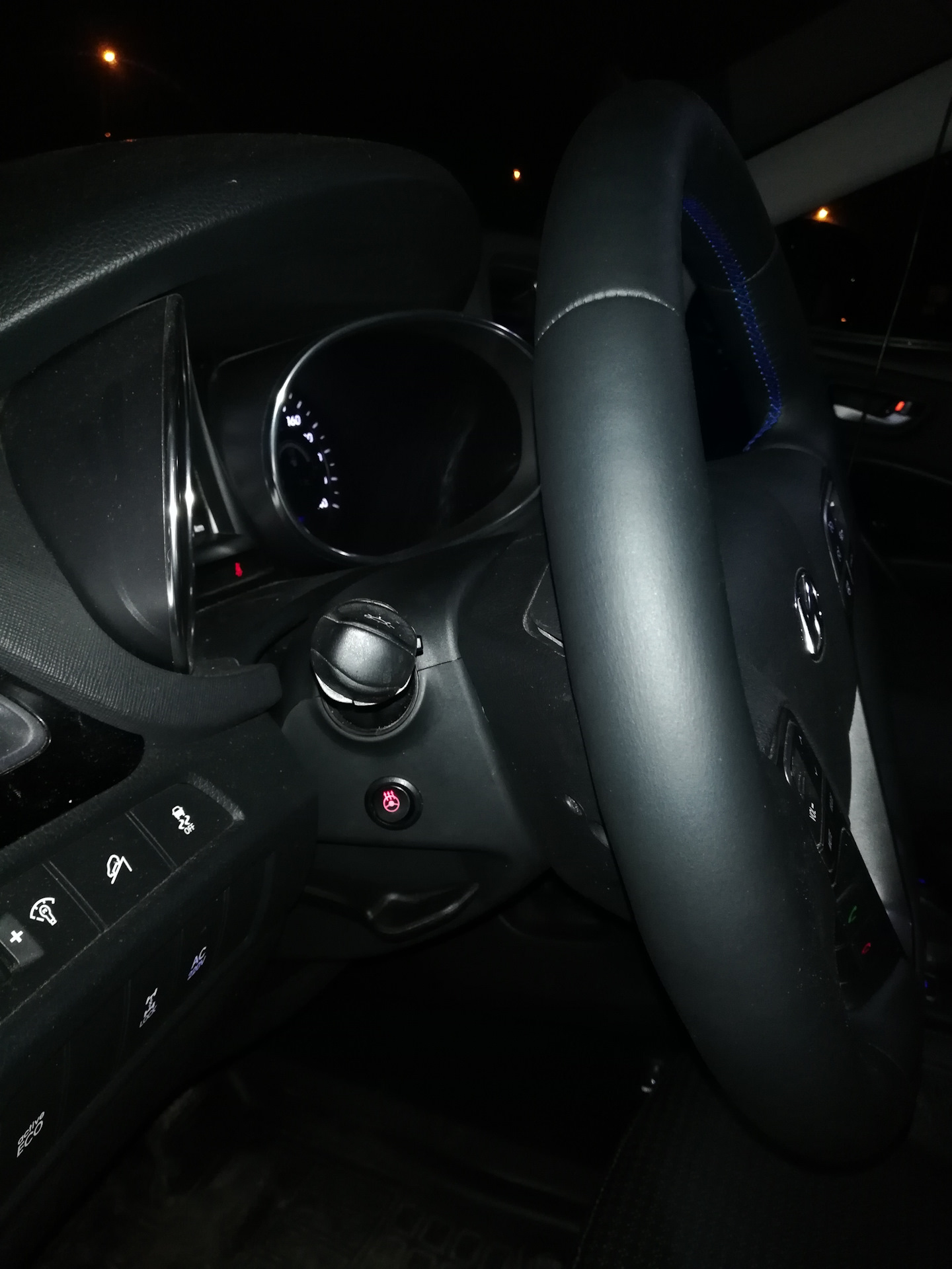 Обогрев рулевого колеса. Voyah подогрев руля. Voyah подогрев руля. Voyah подогрев руля. Подогрев руля пиктограмма.