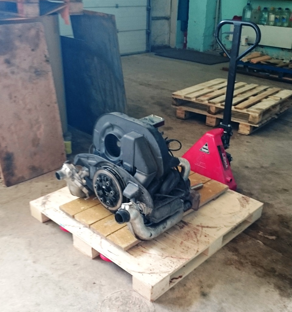 Регулировка осевого люфта коленвала. — Volkswagen Beetle, 1,8 л, 1973 ...