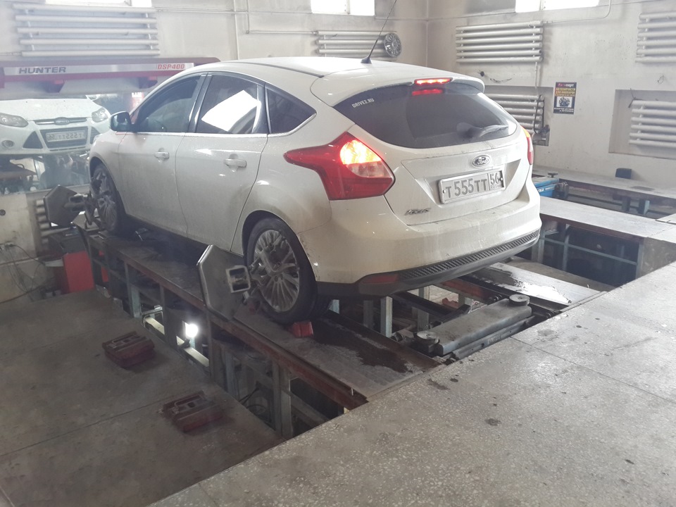 Замена задней эмблемы по гарантии — Ford Focus III Hatchback, 1,6 л ...